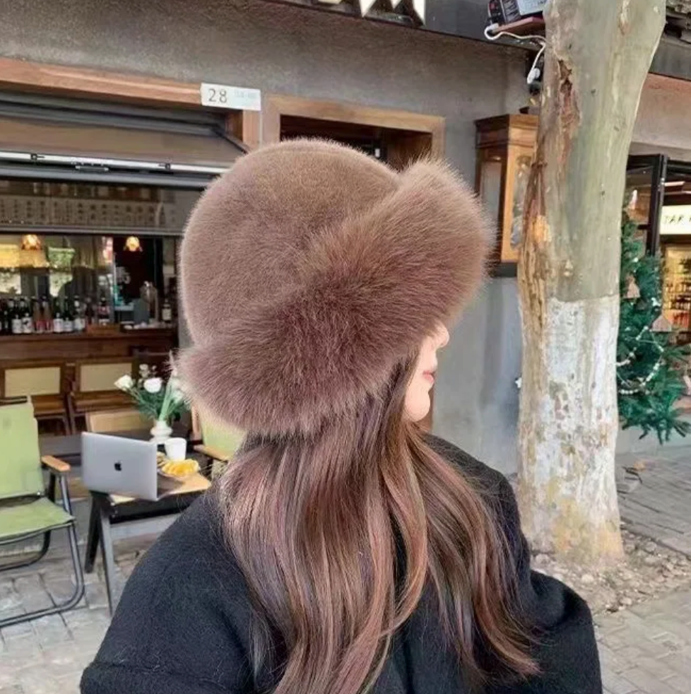 Nästeln Fur Hat